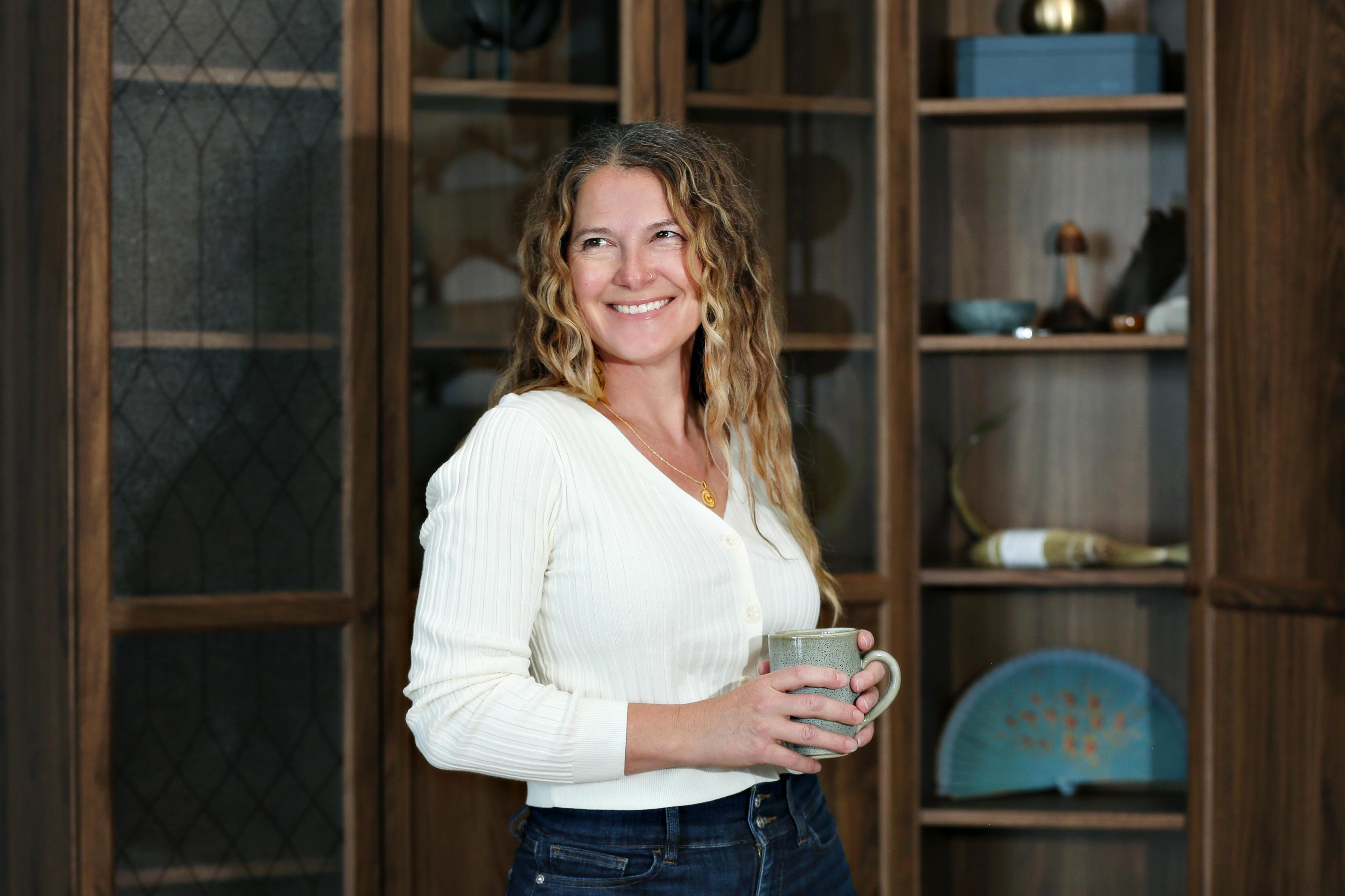 Dr. Jana Lomax